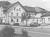 Blick auf die Bahnhofsgaststtte Zum Saal im Juni 1983 damals bis zum Abbruch 1985.